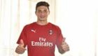 كالدارا يتطلع للسير على خطى أساطير ميلان