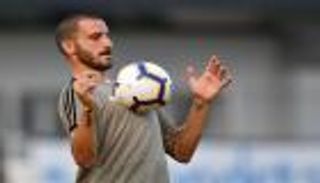 لاعب ميلان يكشف عن سر عودة بونوتشي ليوفنتوس