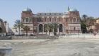 الدينار الليبي يواصل تراجعه أمام الدولار في السوق الموازية