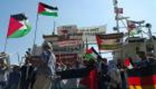 إسرائيل تحتجز ثاني سفن كسر حصار غزة وتعتقل 12 ناشطا كانوا على متنها