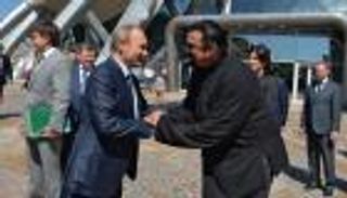 ستيفن سيجال.. مبعوث خاص للعلاقات الإنسانية بين روسيا وأمريكا