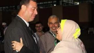 السفير الفلسطيني اللوح خلال استقباله حجاج غزة