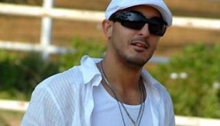 حسام الحسيني مخرج أغنيتي "نمبر وان" و"100 وش"