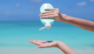 استخدم كمية مناسبة من واقي الشمس