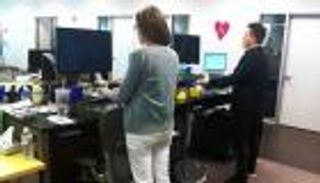 دراسة: العمل وقوفا يطيل العمر