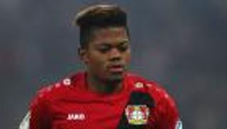 جناح ليفركوزن يؤكد وجود 3 عروض لضمه