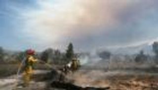 الحرارة والرياح تهددان جهود مكافحة الحرائق في كاليفورنيا