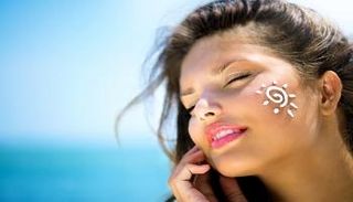 واقي الشمس من الضروريات في العطلة الصيفية