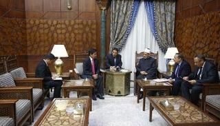 الإمام الأكبر الدكتور أحمد الطيب خلال لقائه سفير الفلبين