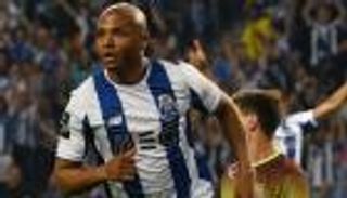 4 أندية تتصارع على براهيمي بعد فشل انتقاله لوست هام