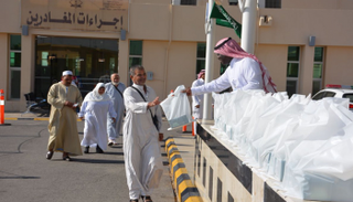 الحجاج يتوافدون على منفذ حالة عمار