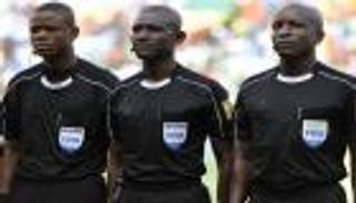 الكاف يعلن عقوباته القاسية على الحكام المتهمين بالفساد