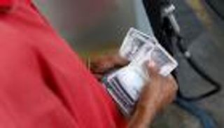 النفط يتراجع بفعل انخفاض واردات الصين