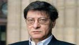 في ذكراه العاشرة.. نشر وثائق نادرة عن أيام محمود درويش في القاهرة