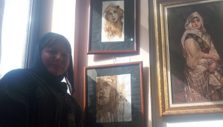 الفنانة التشكيلية الجزائرية صورية قريشي