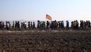 مهاجرون أفارقة يحتجون بعد سقوط قتلى في حادثين مروريين بإيطاليا