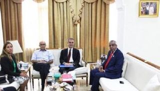 جانب من لقاء مطر الشامسي، سفير الإمارات في الأردن ومسؤول الأونروا