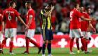 أياكس يتعثر وبنفيكا يفوز في تصفيات دوري أبطال أوروبا