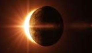 الأرض تشهد ثالث كسوف جزئي للشمس هذا العام السبت 