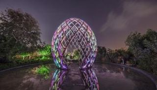 مجسم أوفو في جزيرة النور بالشارقة 