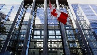 الاقتصاد الكندي يفقد 0.1% من قيمة العملة