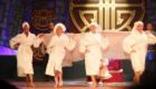 "حدث في بلاد السعادة" عرض جديد على مسرح "السلام" بالقاهرة