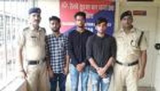 بسبب تحدي كيكي.. الحكم على 3 هنود بتنظيف محطة قطارات