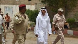 مدير العمليات الإنسانية للإمارات في اليمن أثناء زيارته للمركز بعدن