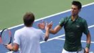 تيتيباس يطيح بديوكوفيتش من بطولة تورونتو للتنس