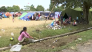 سوء الأوضاع الصحية يحاصر المتضررين من زلزال إندونيسيا