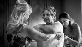 أول أتيليه في إيطاليا لتصميم فساتين زفاف الممتلئات