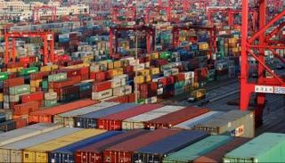 الصين تبحث تعزيز الاقتصاد مقابل الرسوم الأمريكية