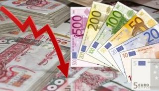 الأزمة الاقتصادية تلقي بظلالها على قيمة الدينار الجزائري