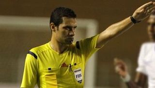 طاقم تحكيم مصري لمباراة الجزيرة والنصر 