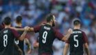 هيجوايين يفتتح أول أهدافه مع ميلان في شباك ريال مدريد