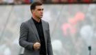 مدرب الأهلي السعودي يطيح بـ5 لاعبين خارج النادي