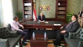 الرئيس اليمني خلال استقباله وزير التعليم الفني عبدالرزاق الأشول