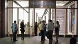 بالصور.. جاليري "الربع الخالي" بالإمارات يستقطب مصورين عالميين