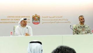 الدكتور أنور بن محمد قرقاش والعميد الركن مسلم الراشدي