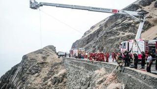 سقوط حافلة في بيرو