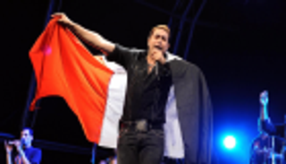 ما سر تفكير الفنان حكيم في اعتزال الغناء؟