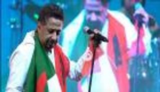 الشاب خالد يعود إلى مهرجان "جربة" بعد غياب.. ويؤسس مدرسة لـ"الرّاي"