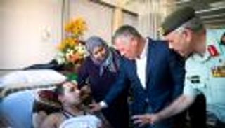 ملك الأردن يطمئن على صحة مصابي العمل الإرهابي