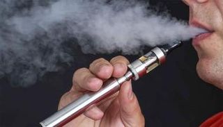 السجائر الإلكترونية خطر على الرئة