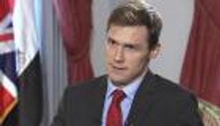 سفير بريطانيا بالقاهرة: نتعامل مع الإخوان بصرامة والانتماء لهم مؤشر تطرف