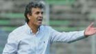 ابن يحيى يفاضل بين منصر والشعلالي لقيادة وسط الترجي أمام الأهلي