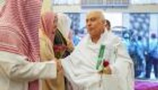 بالصور.. وصول الدفعة الأخيرة من حجاج أسر شهداء فلسطين إلى مكة