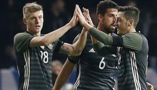 أوزيل وكروس