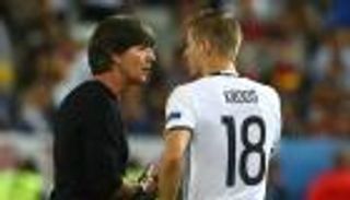 لوف يرحب باستمرار كروس مع منتخب ألمانيا