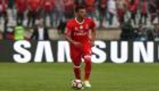 تقارير.. مدرب الهلال يطلب التعاقد مع لاعب بنفيكا البرتغالي